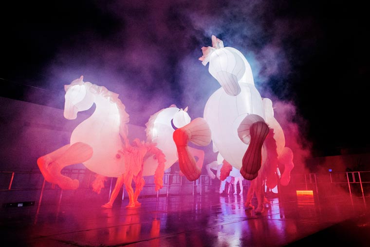 Metamorphosing Horses close Bournemouth Arts by the Sea Festival in dramatic style at OnStage Pier Approach