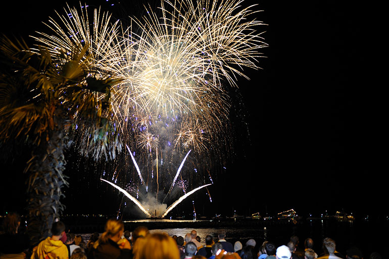 Fireworks Poole Quay 5 November