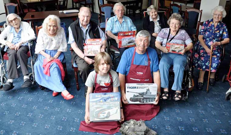 Model makers build new relationship with Ferndown care home