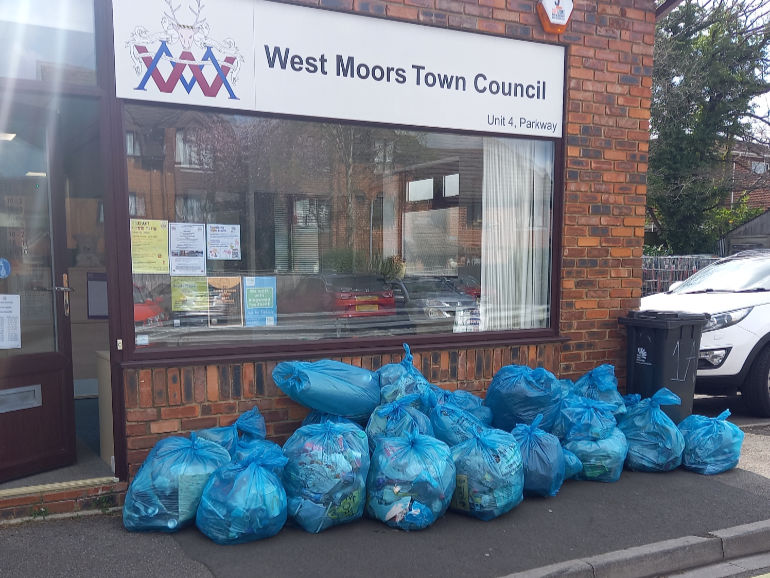 35 bags of rubbish collected